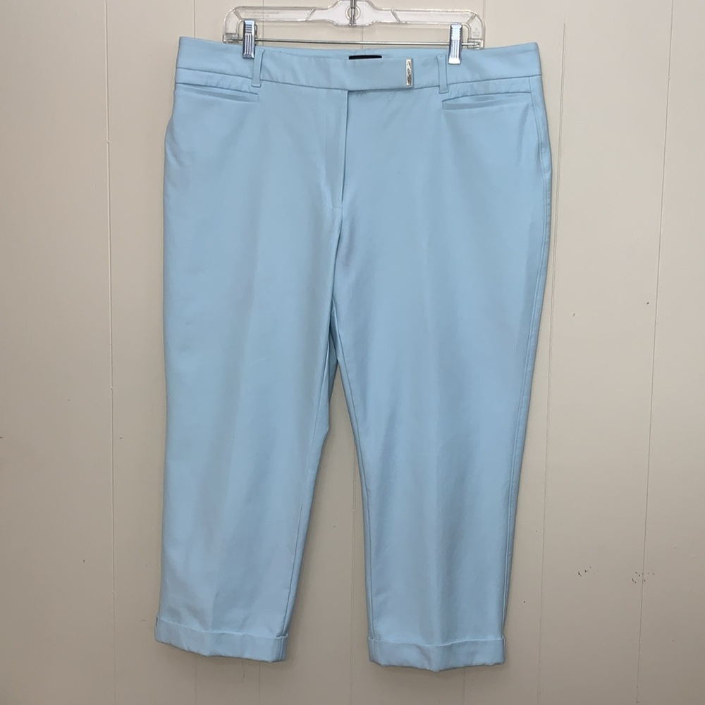 White House Black Market Size 16 The SlimCrop Pant LightBlue ExcellentCondition